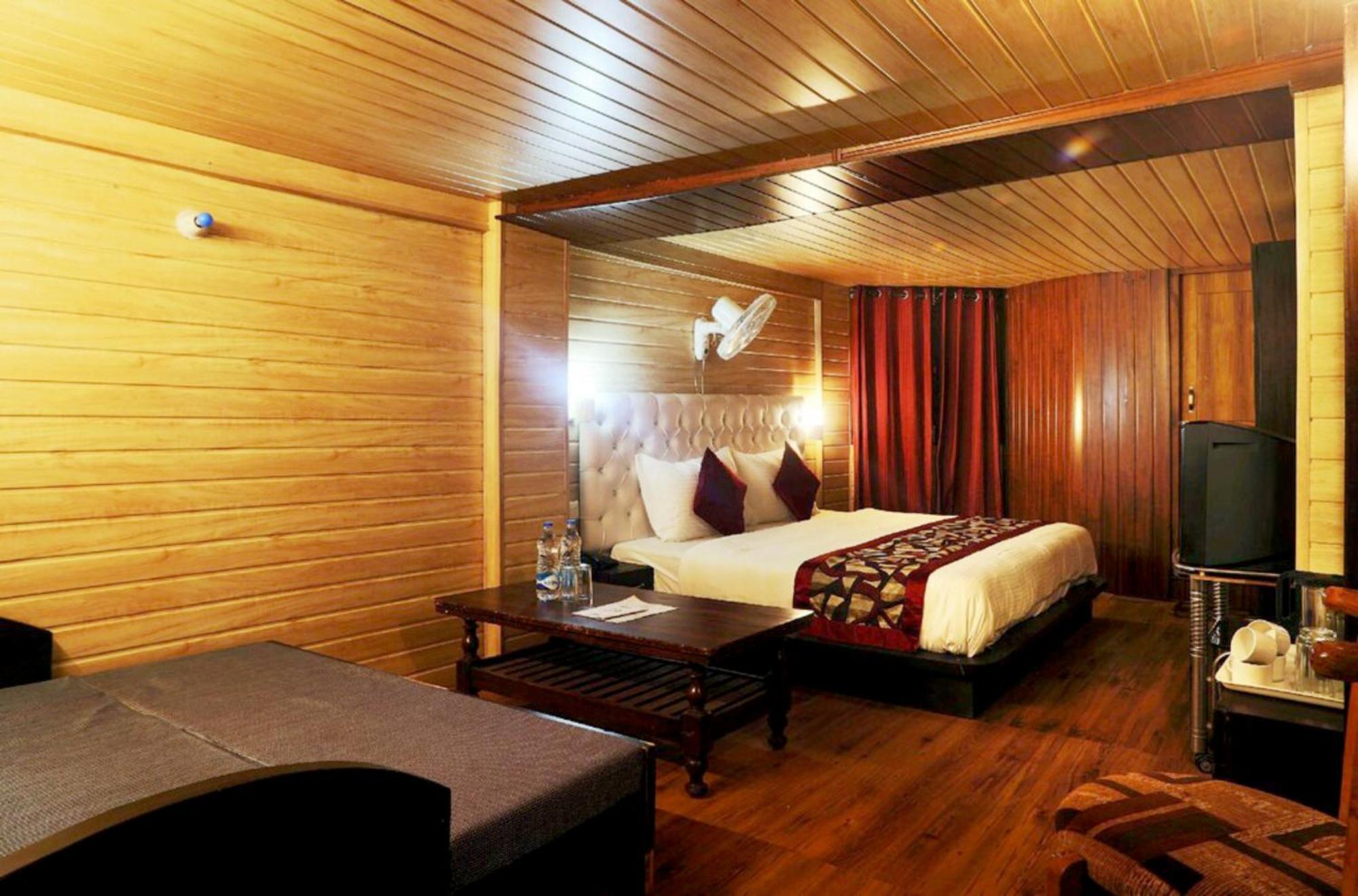 Goroomgo Moon Nainital Near Naini Lake - Parking & Lift Facilities -Hygiene And Spacious Room - Best Seller Luaran gambar