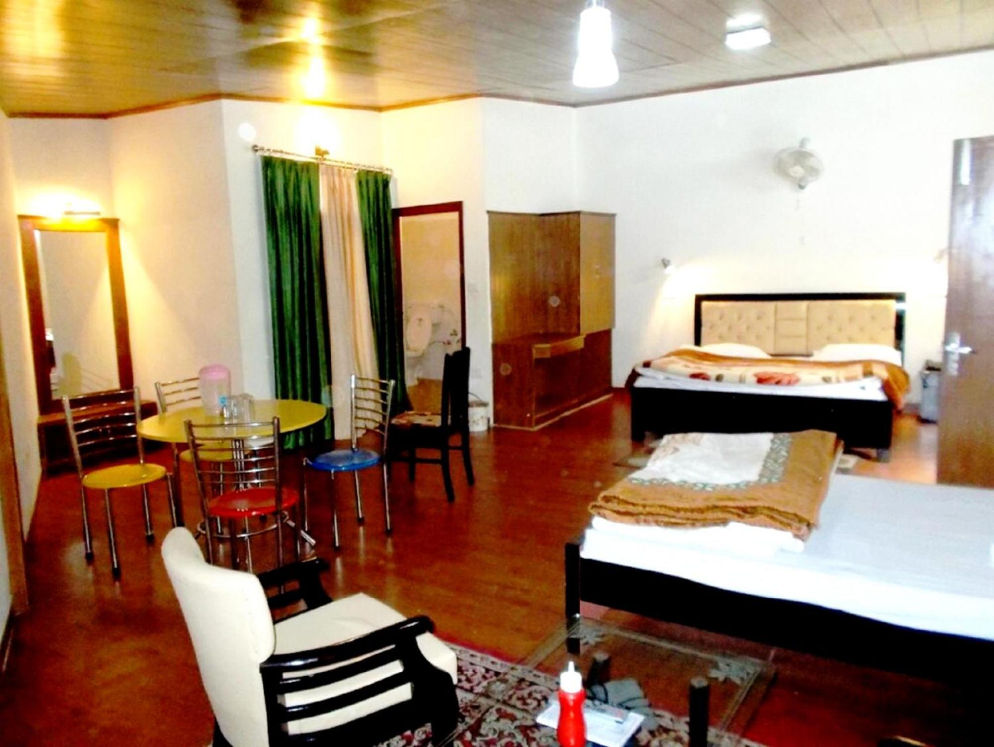 Goroomgo Moon Nainital Near Naini Lake - Parking & Lift Facilities -Hygiene And Spacious Room - Best Seller Luaran gambar