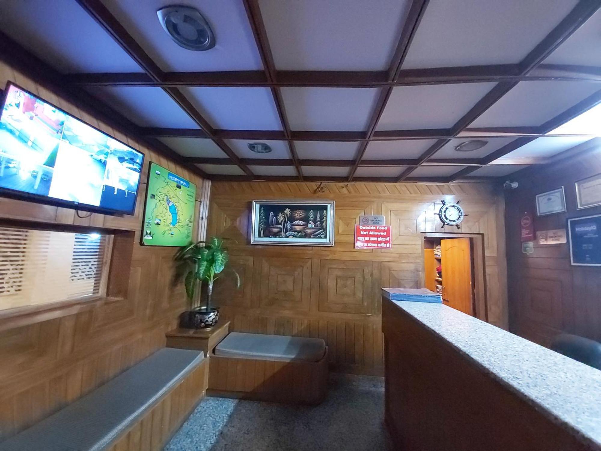 Goroomgo Moon Nainital Near Naini Lake - Parking & Lift Facilities -Hygiene And Spacious Room - Best Seller Luaran gambar